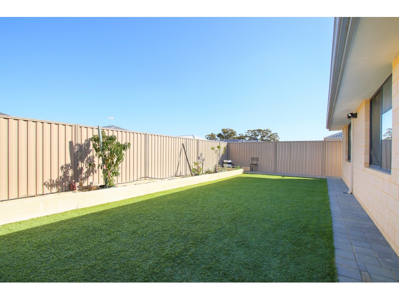 5 Castello Crescent, Byford WA 6122