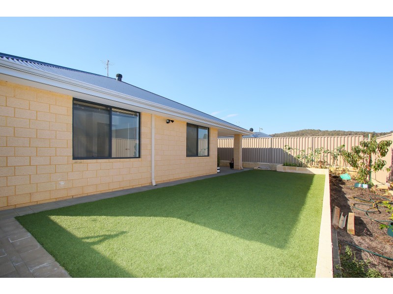 5 Castello Crescent, Byford WA 6122