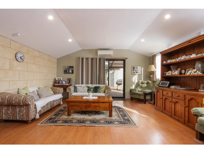 12 Pilkington Circus, Beechboro WA 6063