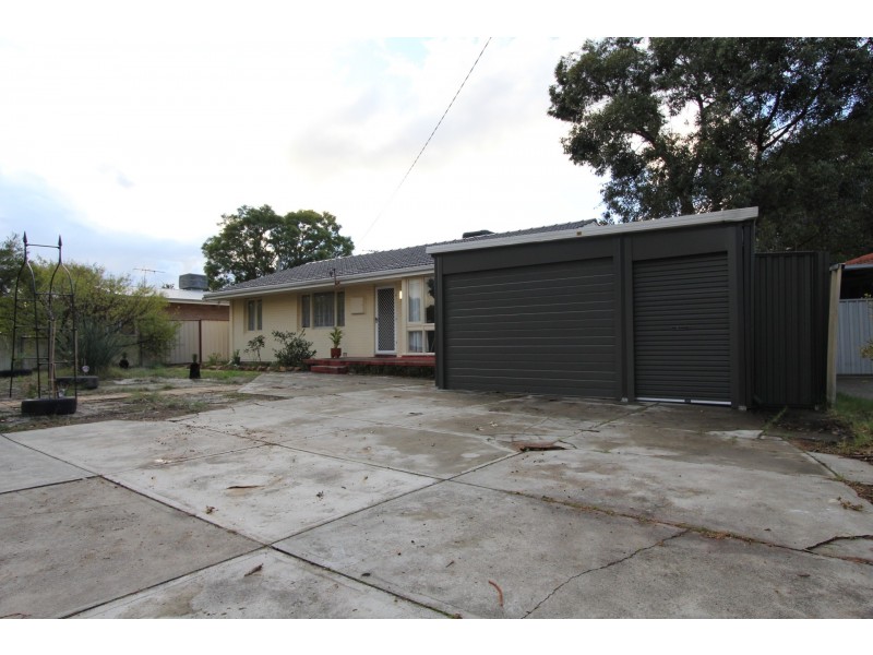 157 Third Avenue, Kelmscott WA 6111