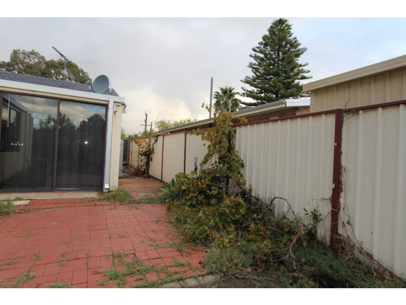 157 Third Avenue, Kelmscott WA 6111