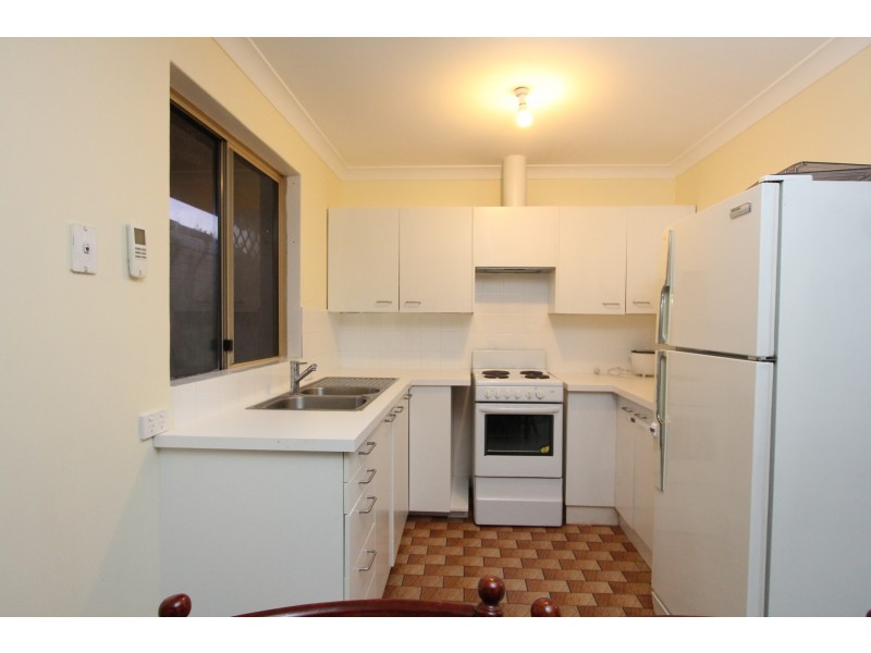 118 Railway Parade, Queens Park WA 6107