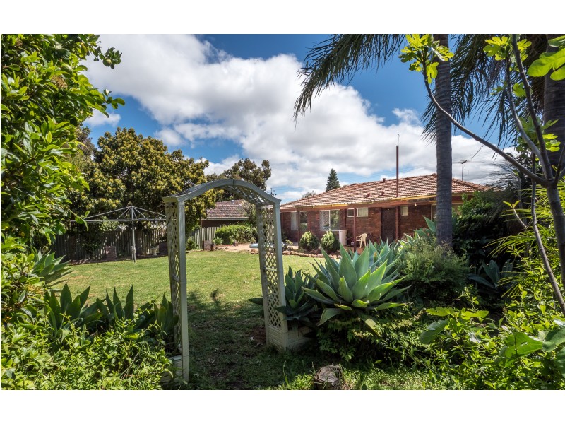 171 Gooseberry Hill Road, Maida Vale WA 6057