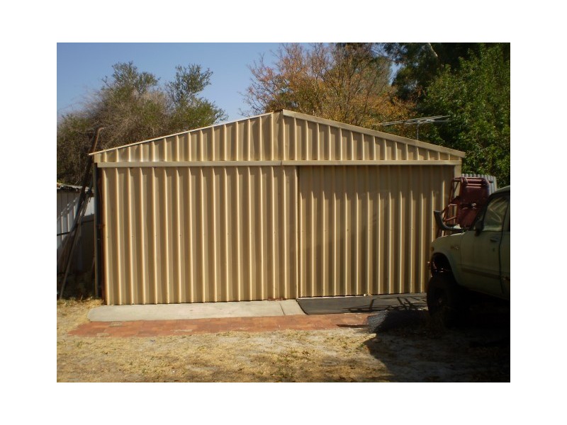 109 Third Avenue, Kelmscott WA 6111