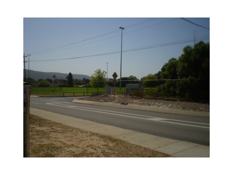 109 Third Avenue, Kelmscott WA 6111