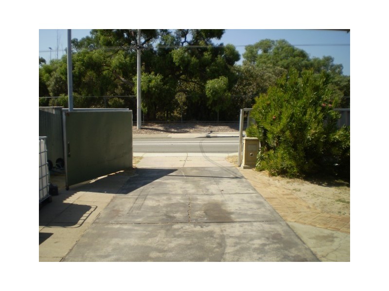 109 Third Avenue, Kelmscott WA 6111