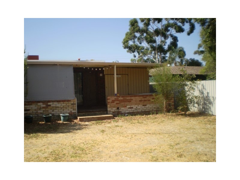 109 Third Avenue, Kelmscott WA 6111