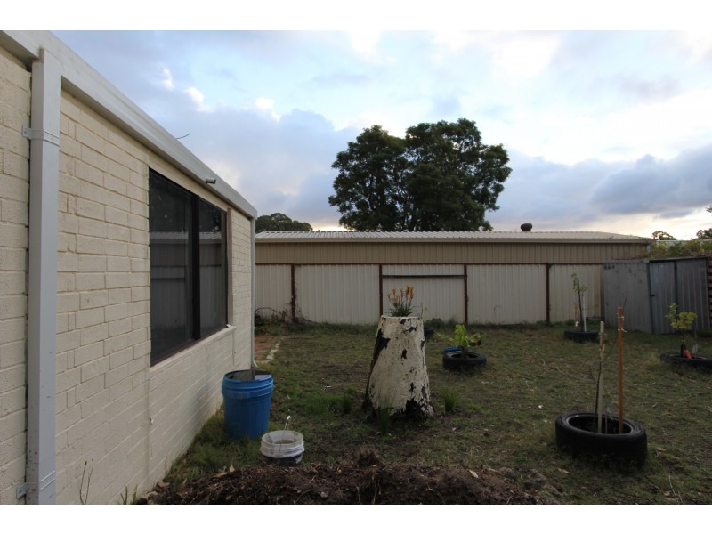 157 Third Avenue, Kelmscott WA 6111