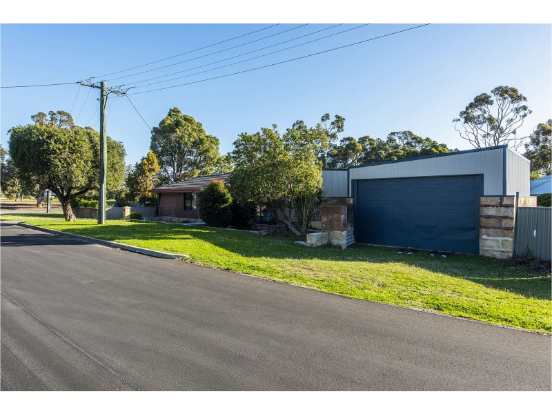 4 Tuck Street, Armadale WA 6112