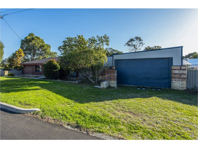 4 Tuck Street, Armadale WA 6112