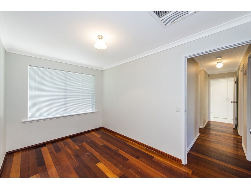 4 Tuck Street, Armadale WA 6112