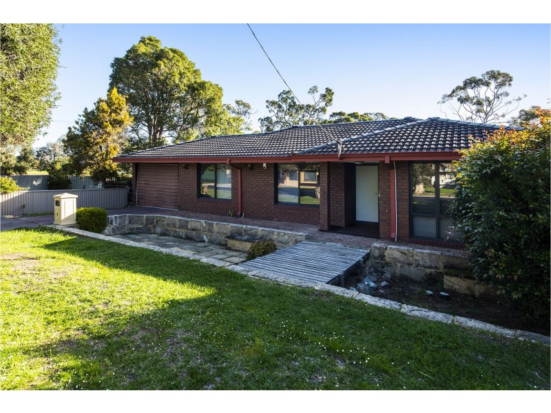 4 Tuck Street, Armadale WA 6112
