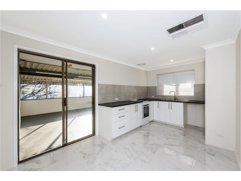 4 Tuck Street, Armadale WA 6112