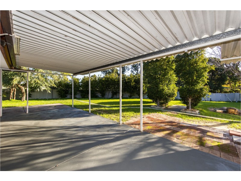 4 Tuck Street, Armadale WA 6112