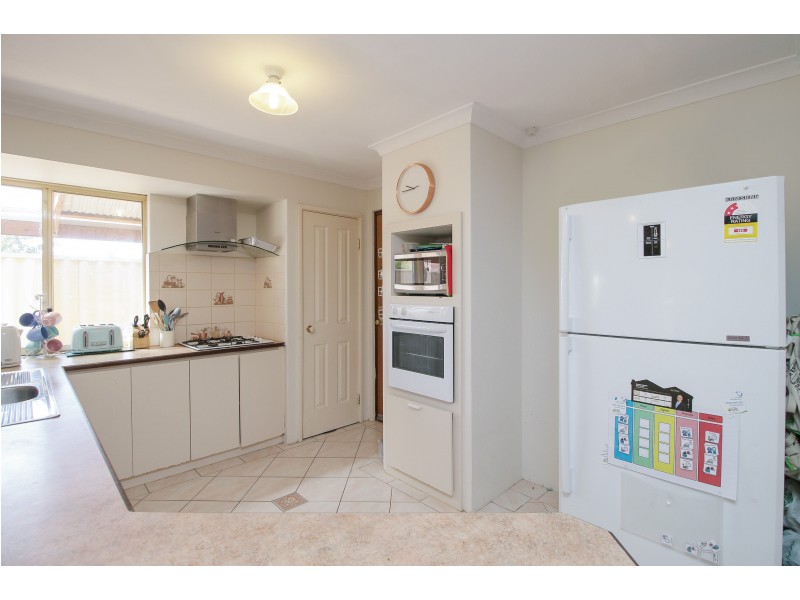 4 Shoalhaven Place, Waikiki WA 6169