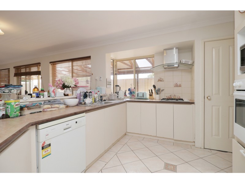 4 Shoalhaven Place, Waikiki WA 6169