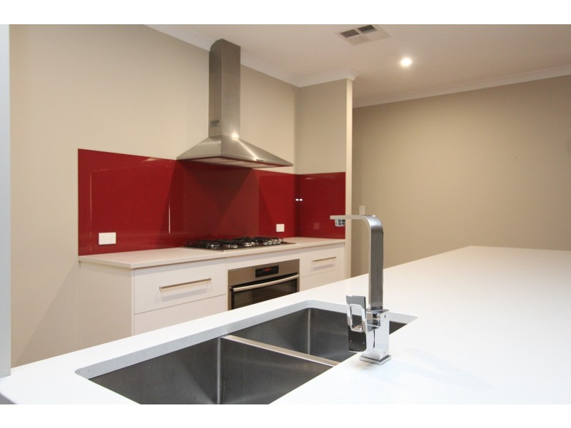 8 Surman Street, Byford WA 6122