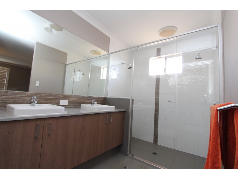 8 Surman Street, Byford WA 6122