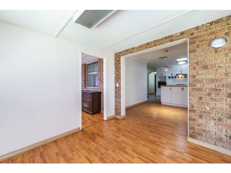 15 Sitella Plaza, Brookdale WA 6112