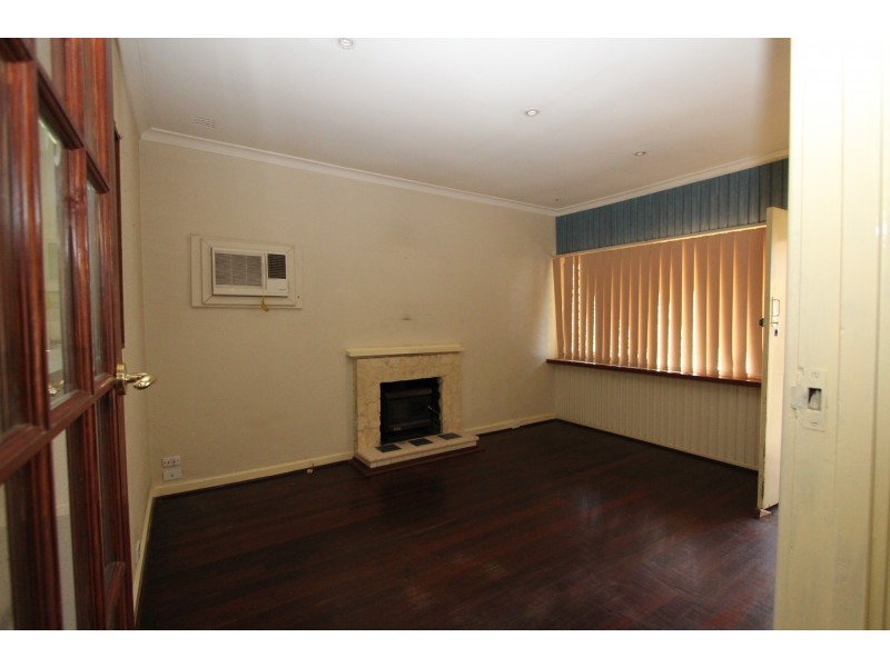 28 Robin Hood Avenue, Armadale WA 6112