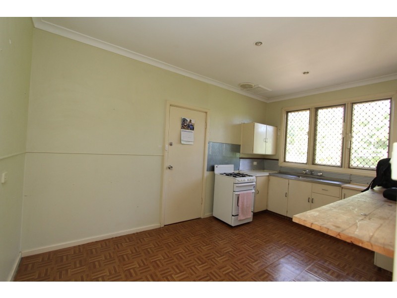 28 Robin Hood Avenue, Armadale WA 6112
