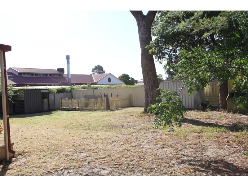 28 Robin Hood Avenue, Armadale WA 6112