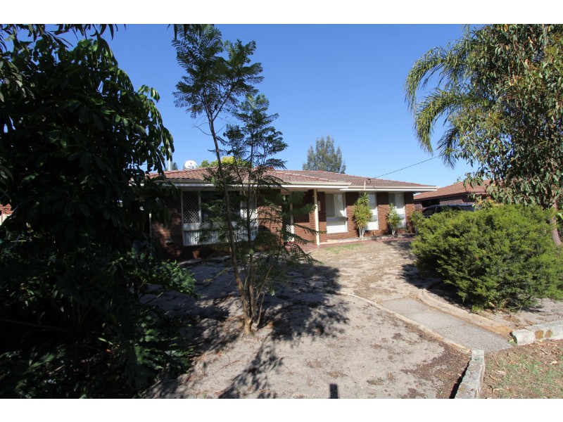 8 Baxendale Way, Camillo WA 6111