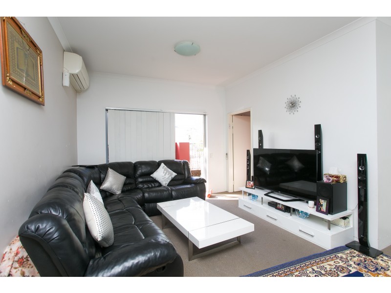 6/4 Ashbury Crescent, Mirrabooka WA 6061