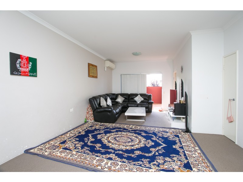 6/4 Ashbury Crescent, Mirrabooka WA 6061