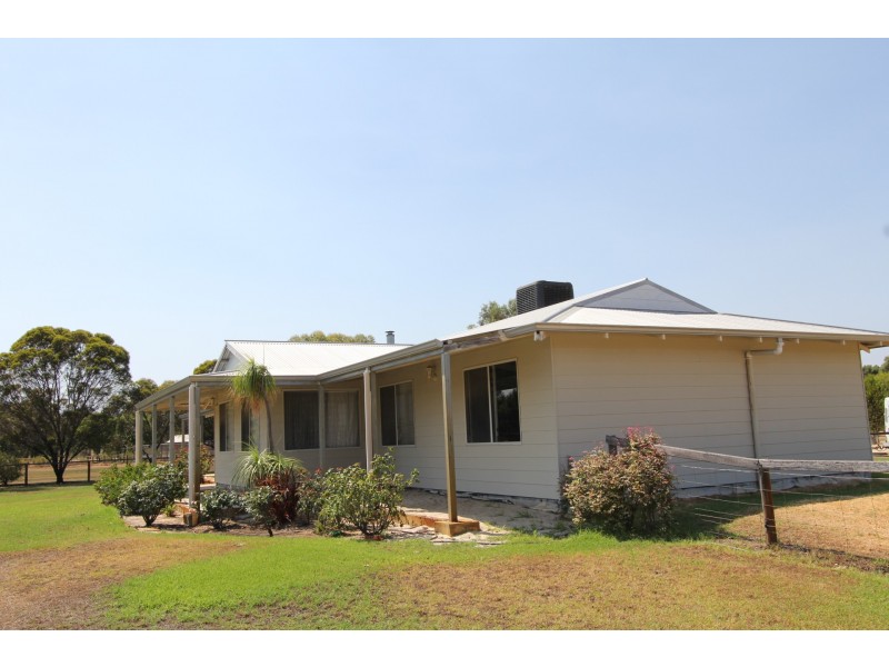 75 Kellet Drive, Darling Downs WA 6122