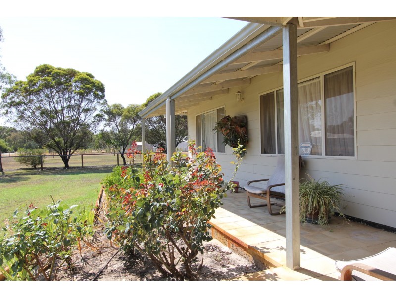 75 Kellet Drive, Darling Downs WA 6122