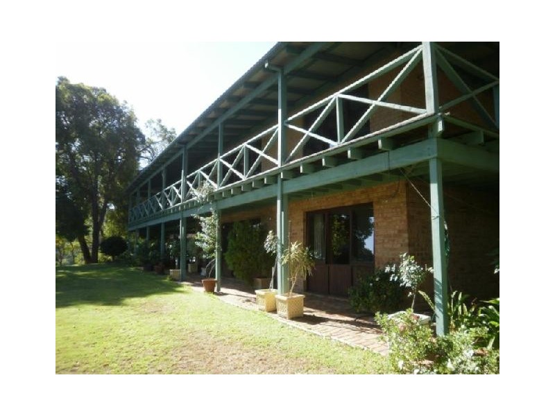 18 Calliandra Place, Roleystone WA 6111