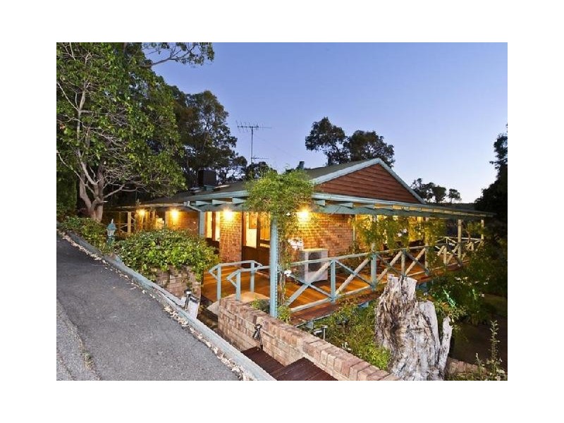 18 Calliandra Place, Roleystone WA 6111