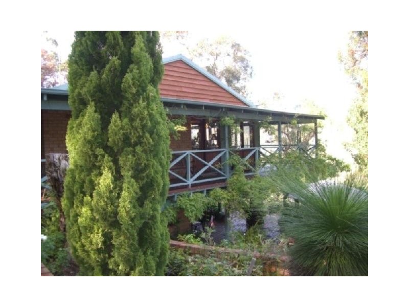 18 Calliandra Place, Roleystone WA 6111