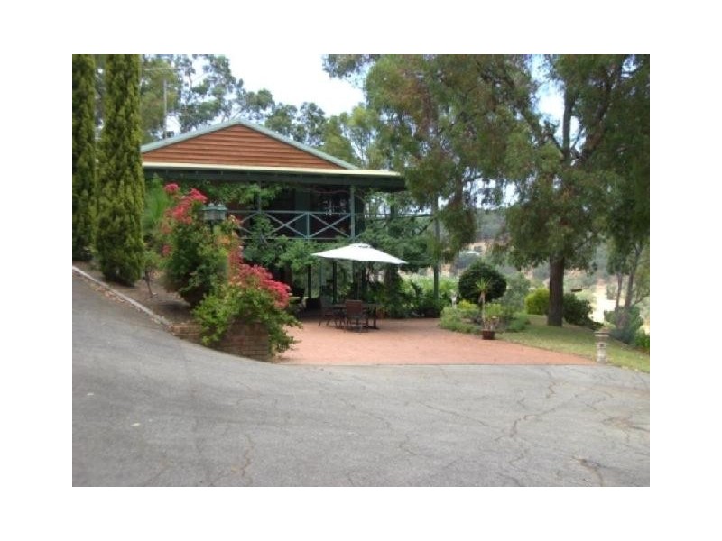 18 Calliandra Place, Roleystone WA 6111