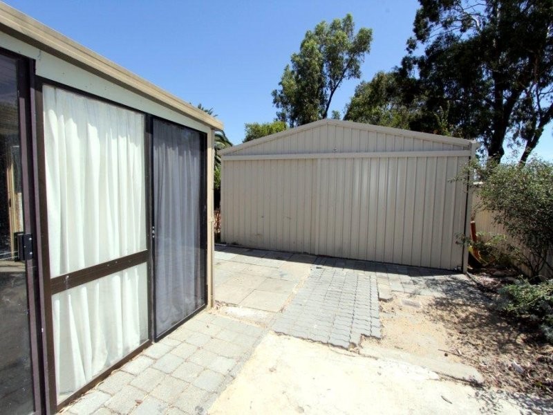 21 Numulgi Street, Armadale WA 6112