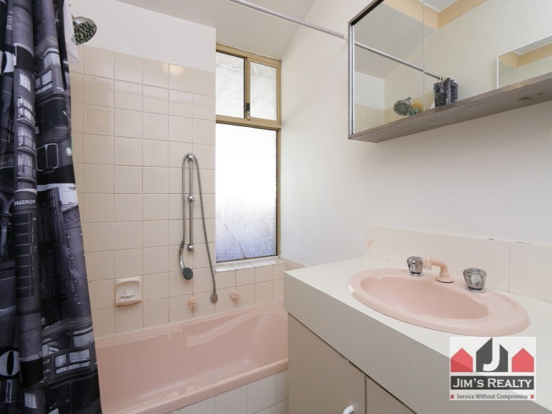 2 Herbert Court, Brookdale WA 6112