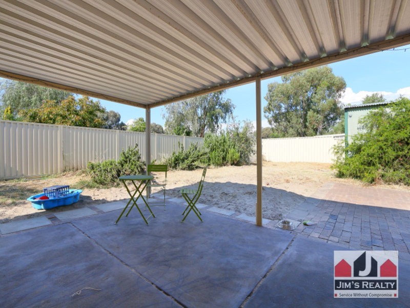 2 Herbert Court, Brookdale WA 6112