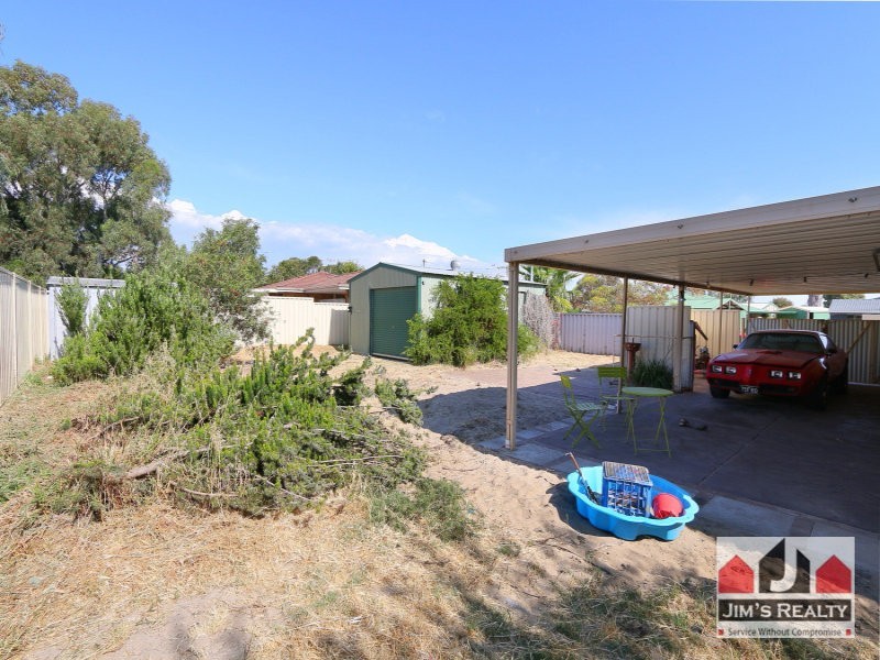 2 Herbert Court, Brookdale WA 6112