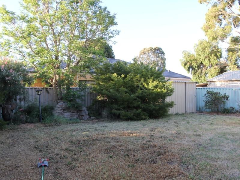 15 Sitella Plaza, Brookdale WA 6112