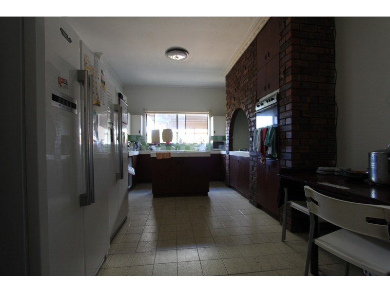 4 Forbes Road, Applecross WA 6153