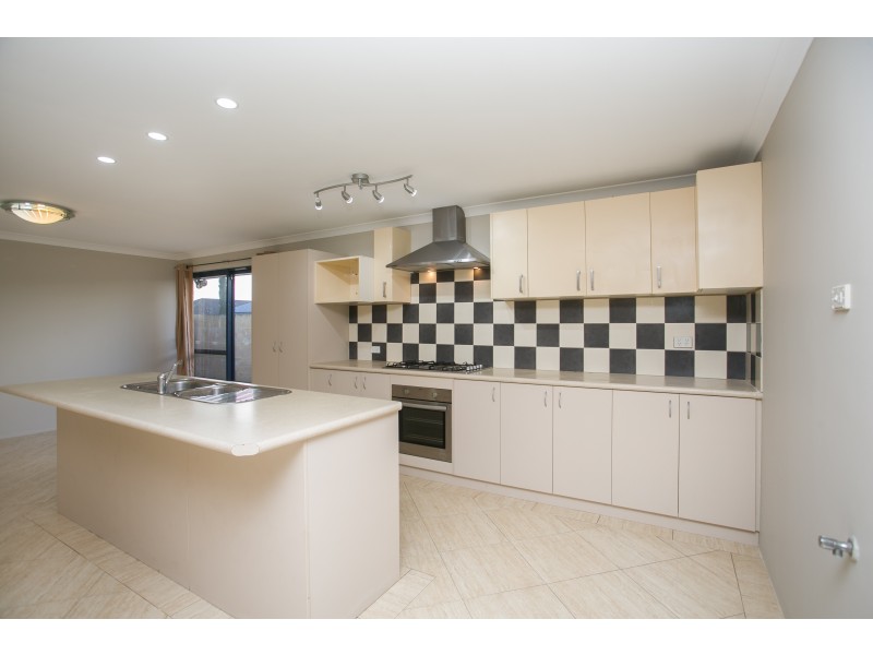 34 Canterbury Trail, Harrisdale WA 6112