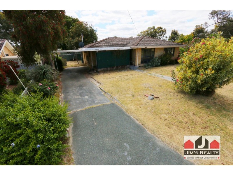 33 Hollybush Way, Kelmscott WA 6111
