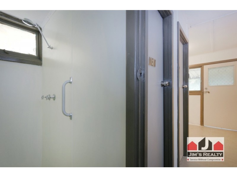 33 Hollybush Way, Kelmscott WA 6111