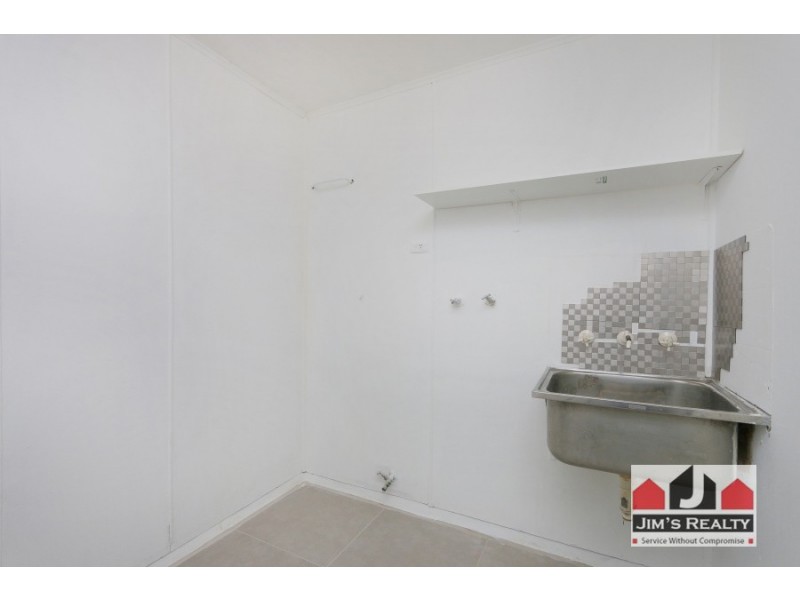 33 Hollybush Way, Kelmscott WA 6111