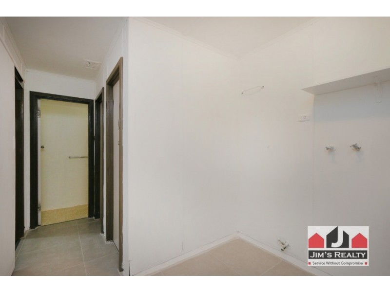 33 Hollybush Way, Kelmscott WA 6111