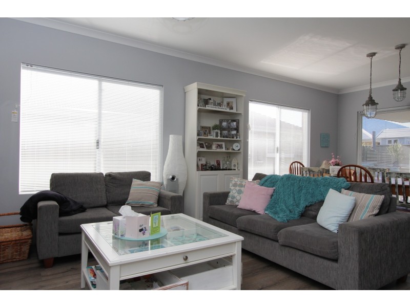 38 Brandeis Grove, Karnup WA 6176