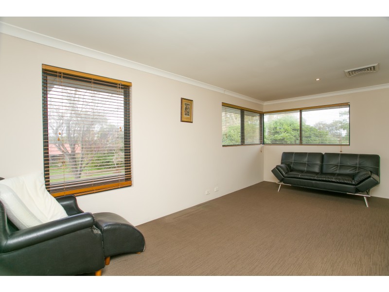 28 Carlow Circle, Waterford WA 6152