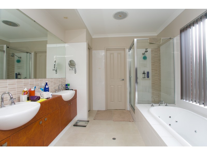 28 Carlow Circle, Waterford WA 6152