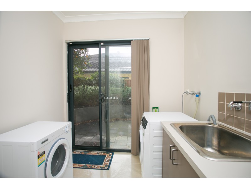 28 Carlow Circle, Waterford WA 6152